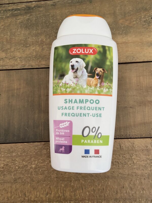 Shampooing usage fréquent chien 01