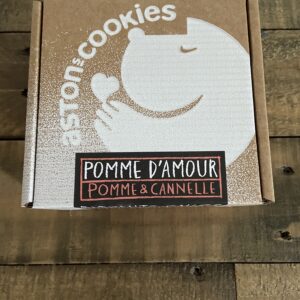 Biscuits savoureux pomme et cannelle pour chien 01